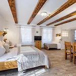 U Lekninu Holiday home